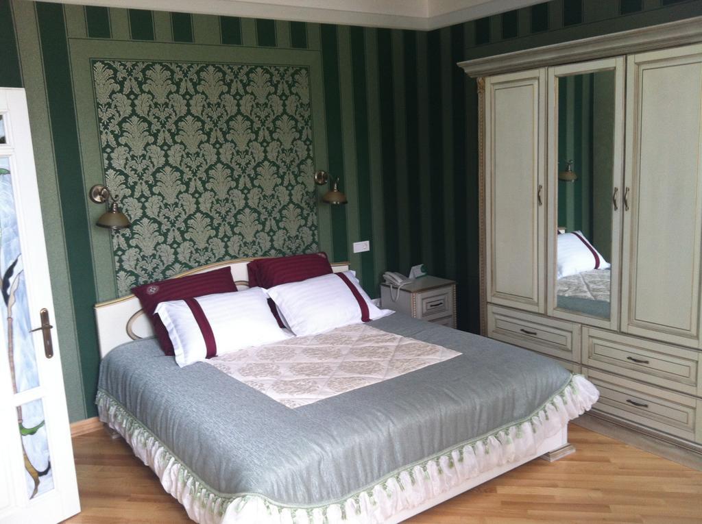 Fontush Boutique Hotel Ivano-Frankivsk Pokoj fotografie