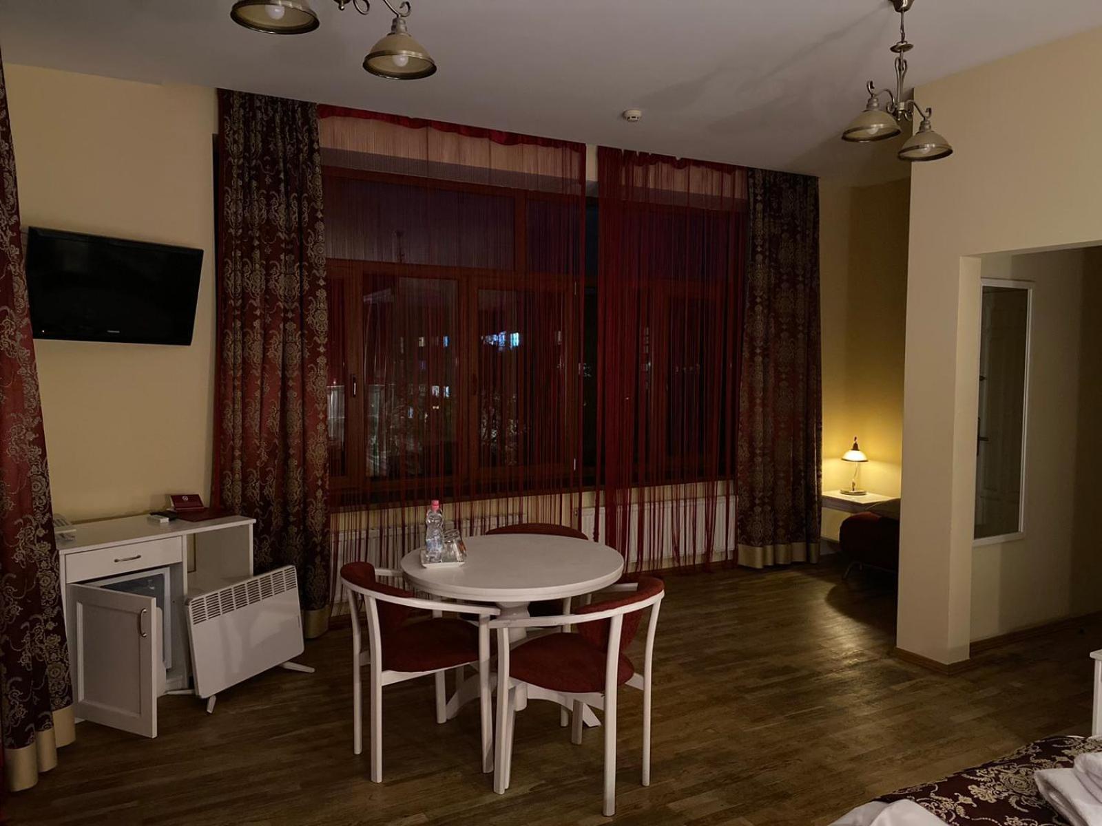 Fontush Boutique Hotel Ivano-Frankivsk Exteriér fotografie